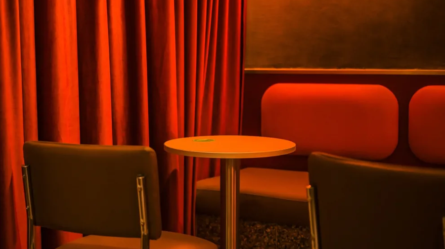 Bar 2046