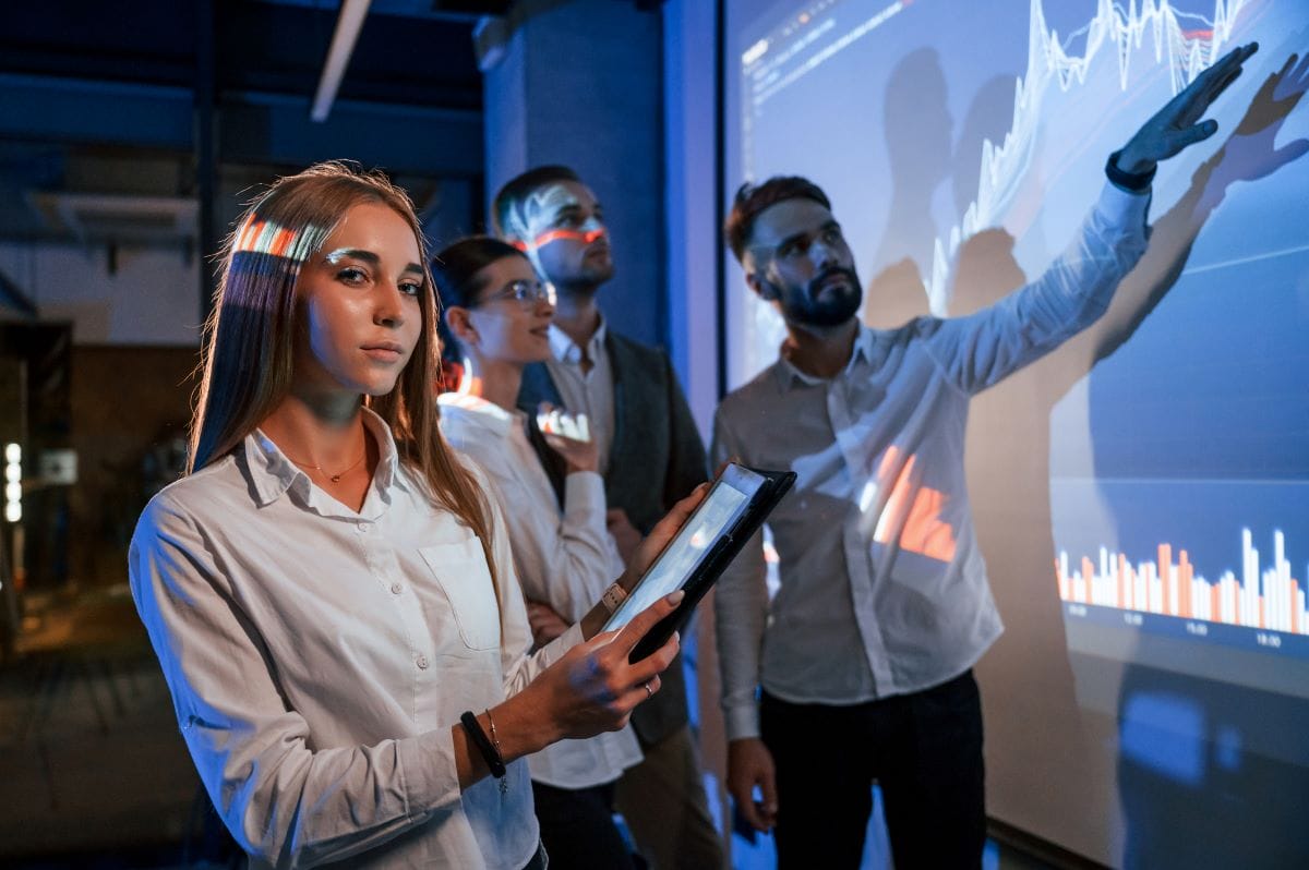 Predicción de tendencias de consumo con inteligencia artificial: Cómo adelantarte al mercado