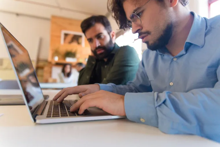 Seo semántico con ia: construir temas, no solo keywords sueltas
