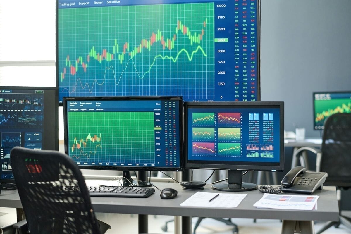 Implementar ERP: Cómo lograr eficiencia operativa real y reducir costos en tu empresa