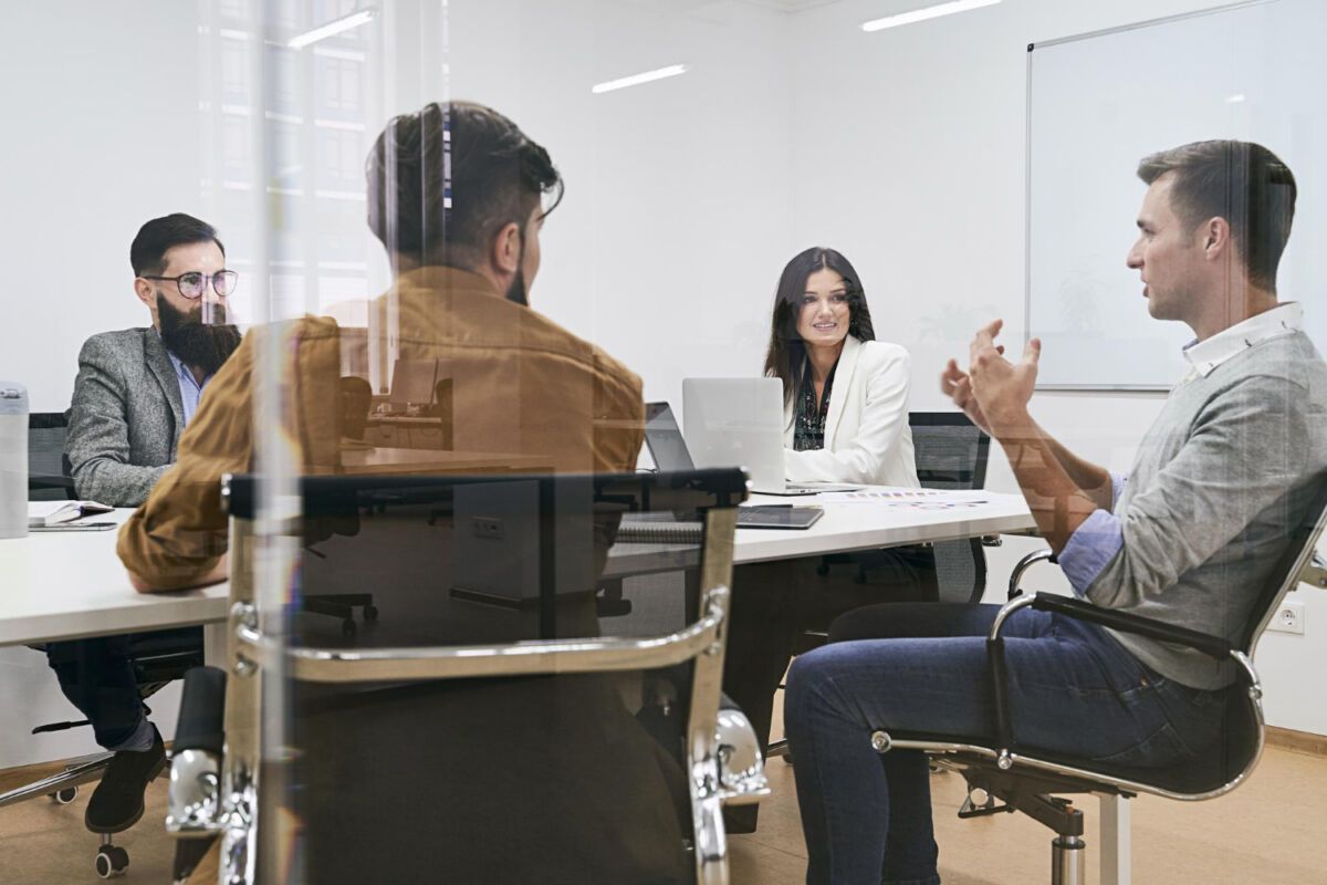 Ia para equipos de ventas: cómo prospectar, calificar y cerrar más rápido sin contratar más vendedores