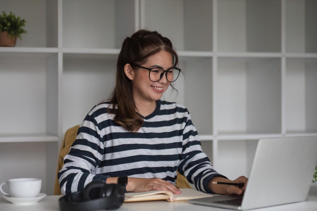 Generación de contenido seo con ia: proceso editorial que evita texto genérico