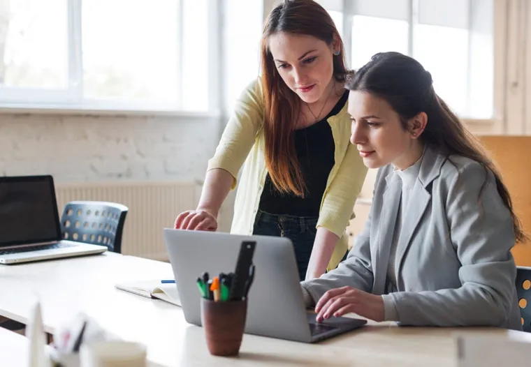 Agencia especializada en motores generativos: qué diferencia a los verdaderos expertos