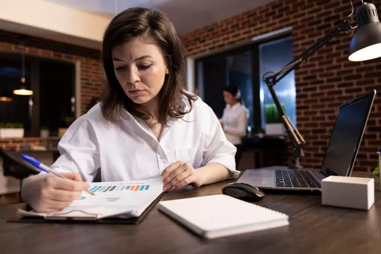 Consultoría de ia para ecommerce: qué incluye, cuándo la necesitas y cómo elegir al consultor correcto