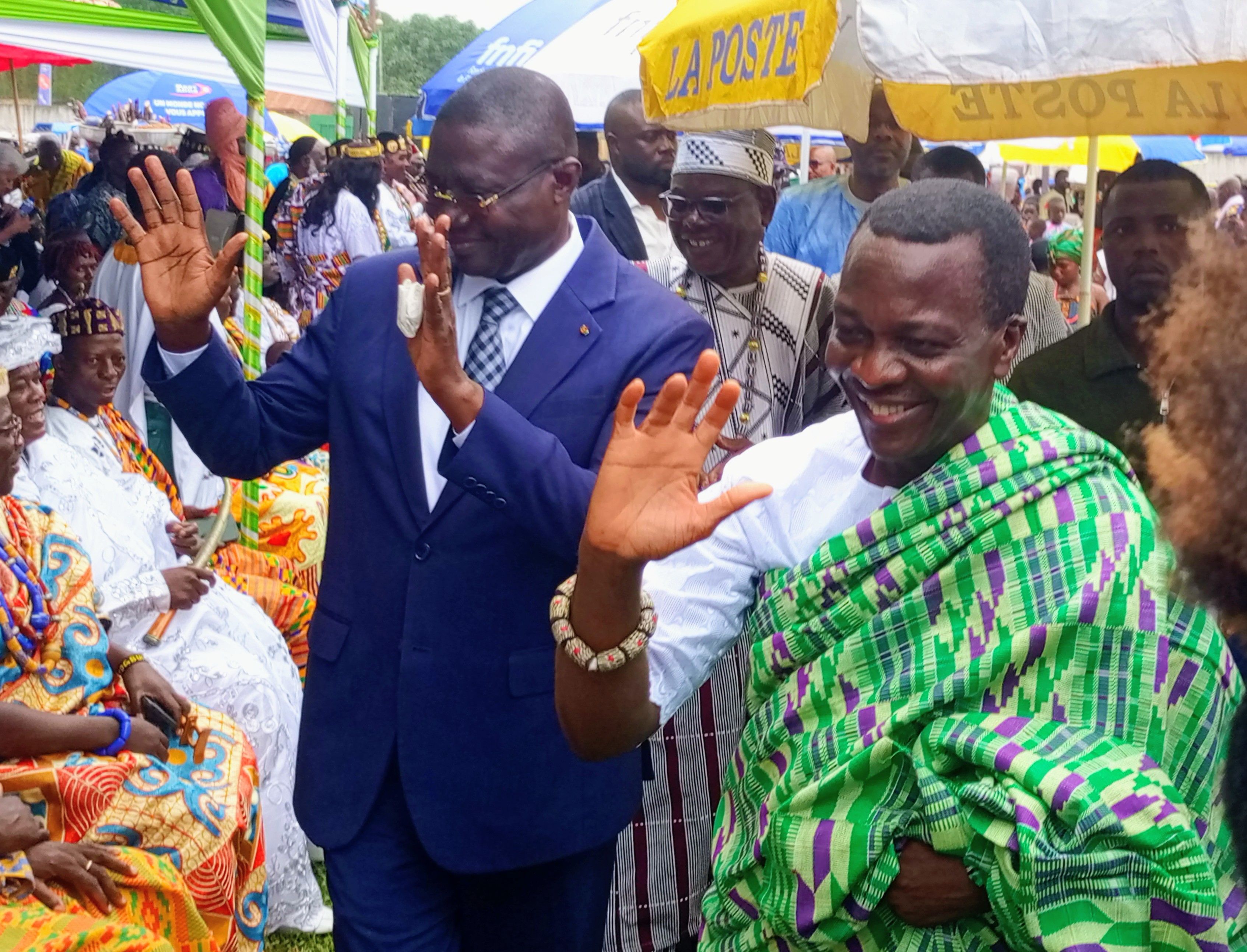 Arrivée des officiels au stade Dr Kaolo de Tsévié pour l’apothéose de la 54ᵉ édition de la fête traditionnelle Ayiza.