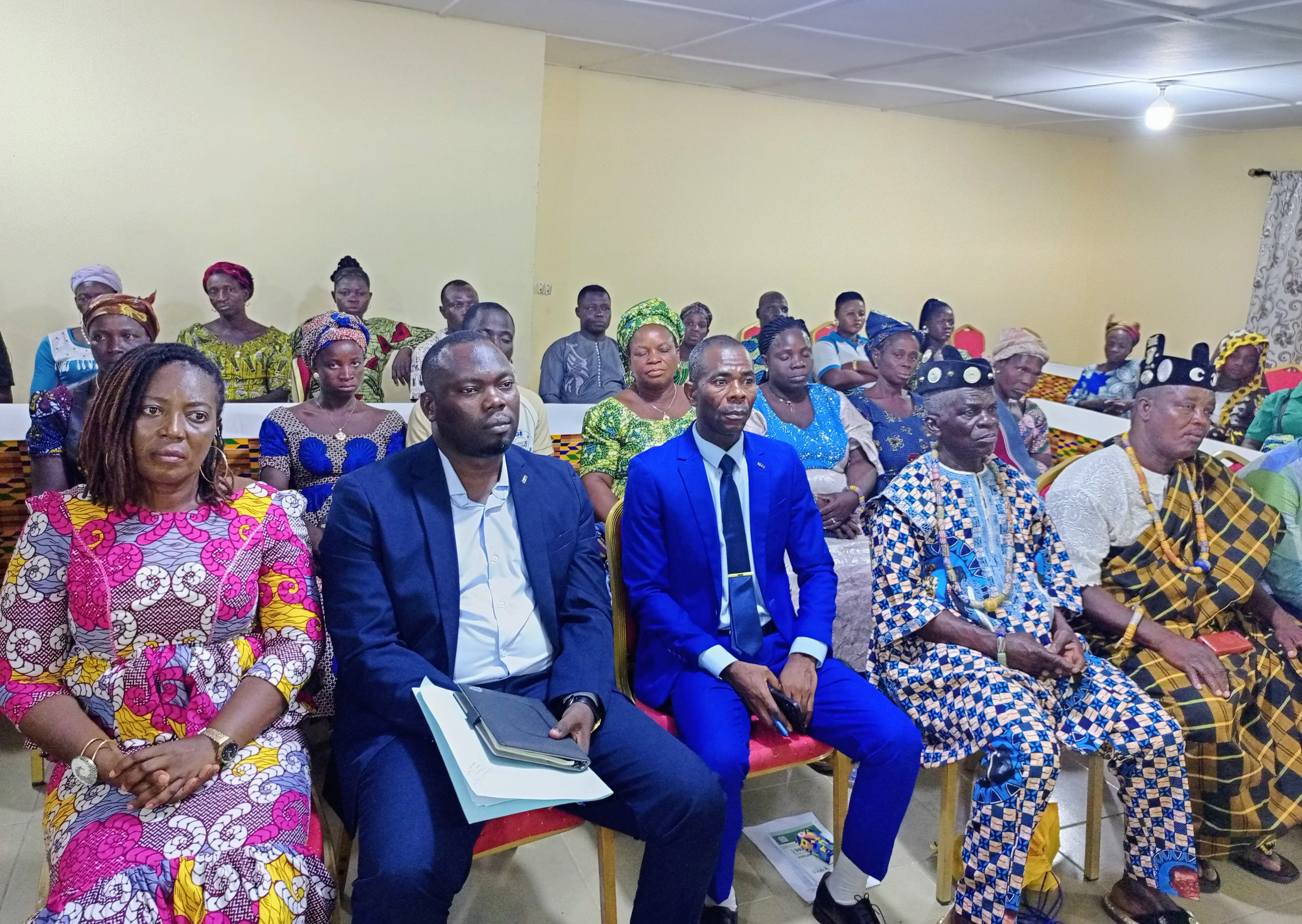 Pendant la présentation du projet 