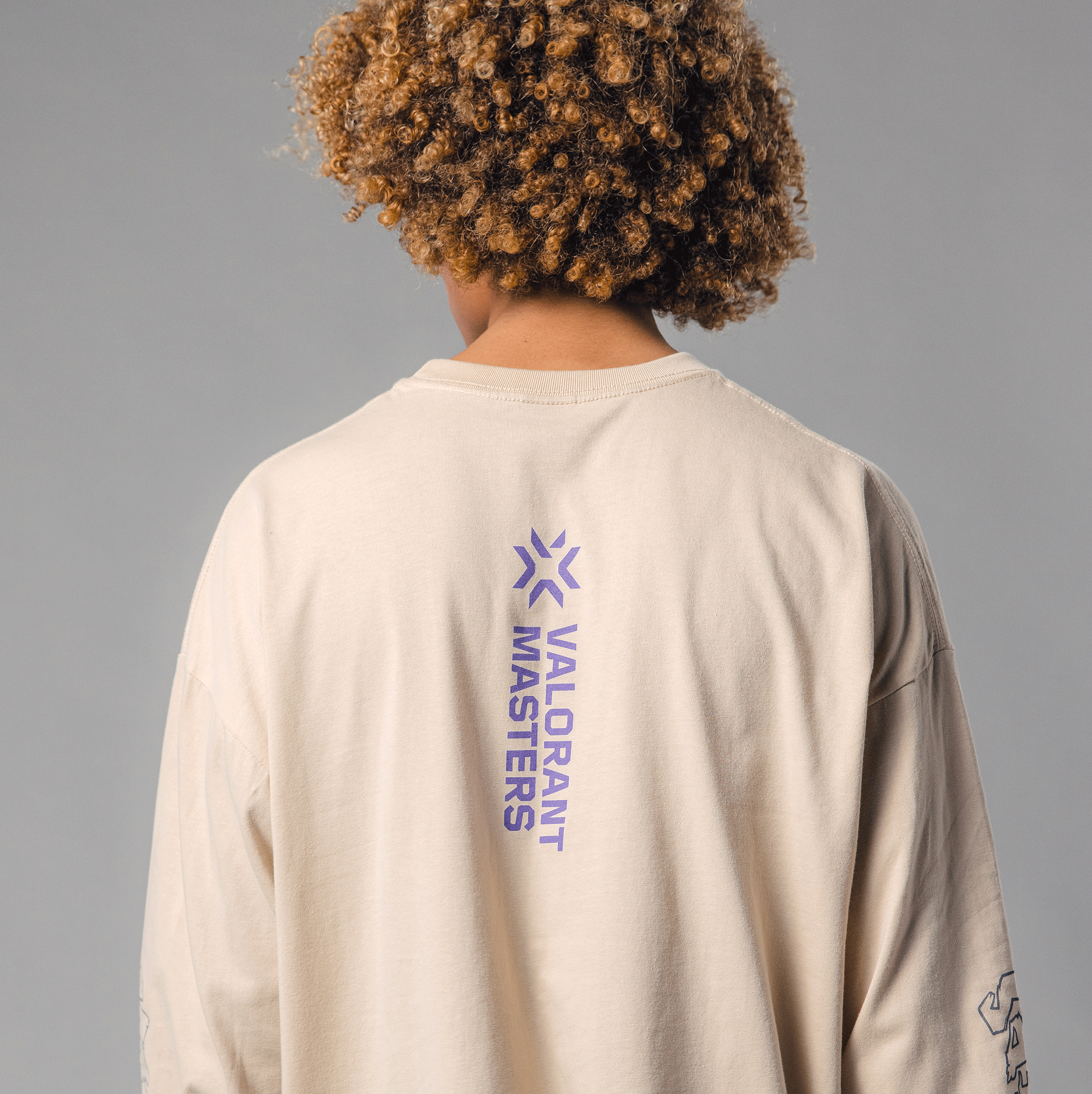 VALORANT VCT会場限定 ロングTシャツ VALORANT Masters 2023 LS T-Shirt Tan | Riot Games Store