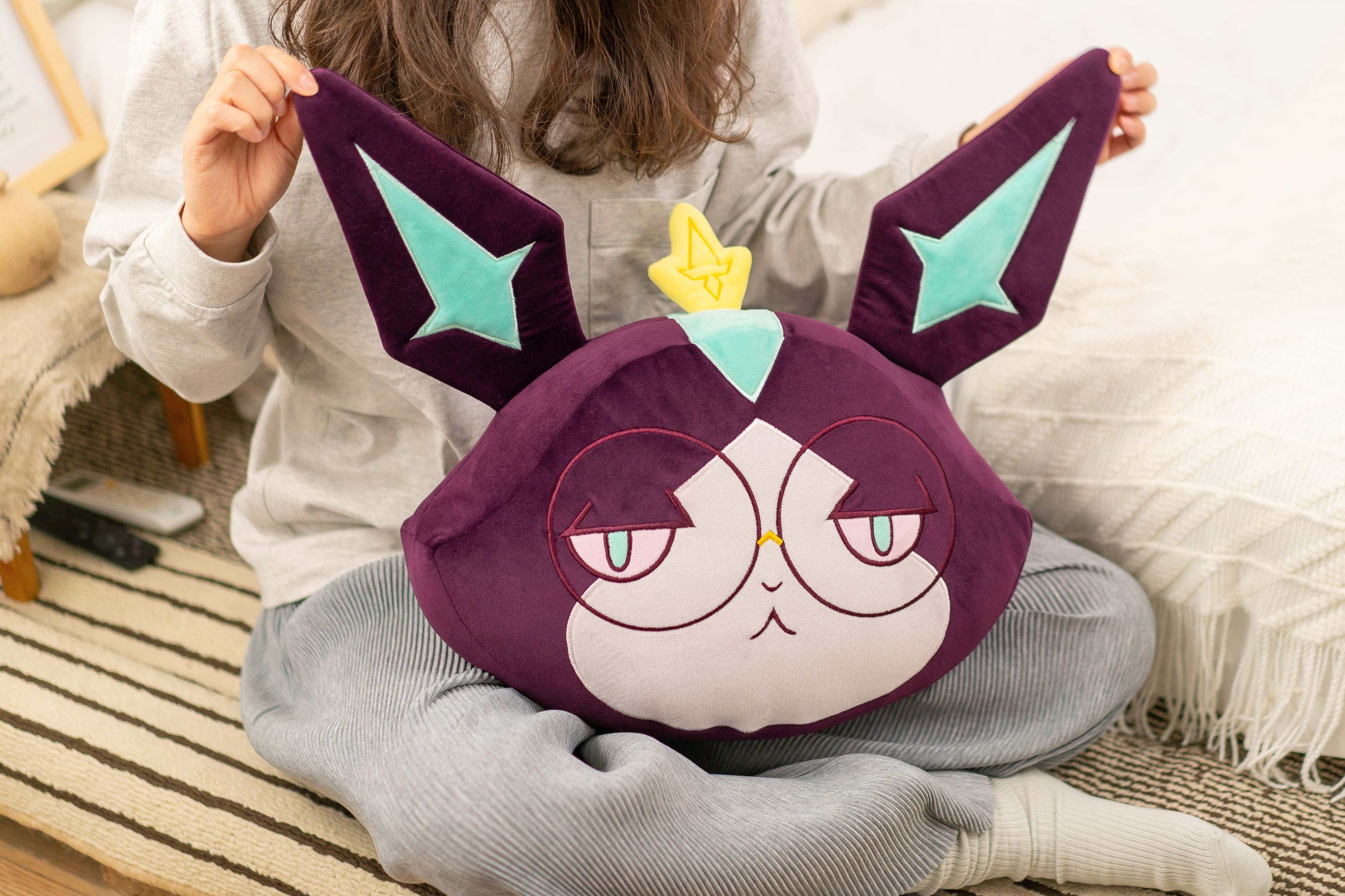 Battle Academia Yuumi Cushion | Riot Games Store