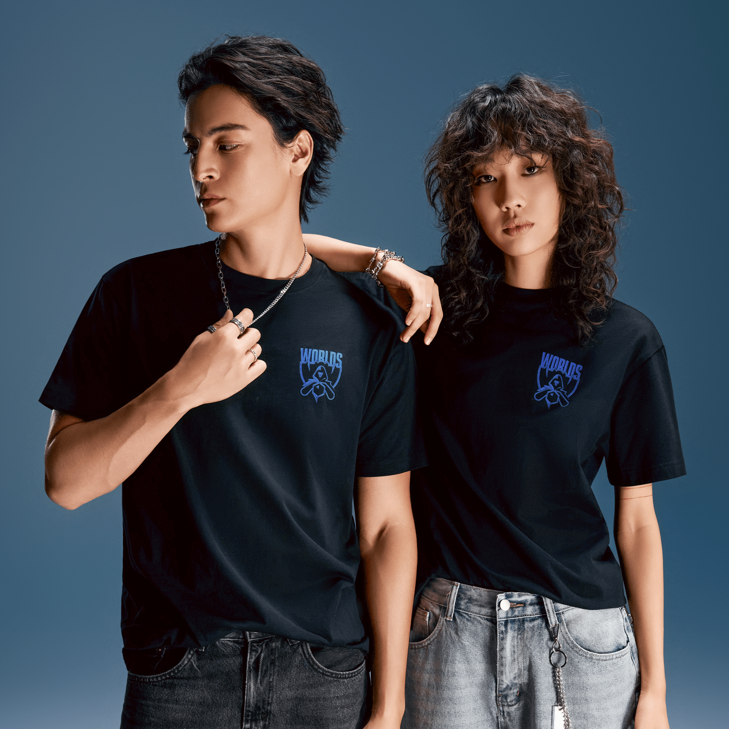 Worlds 2025 Xin Zhao Tee | Riot Games Store