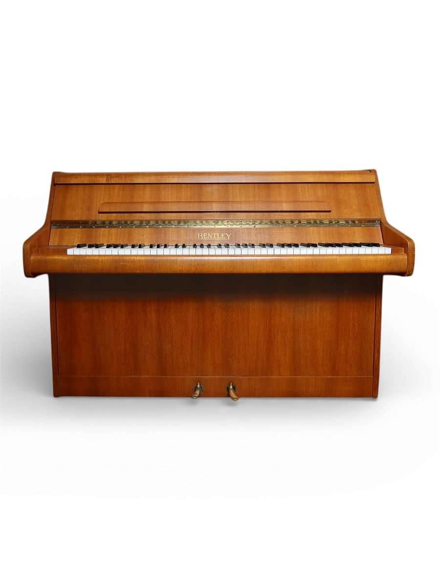 105 Upright Piano