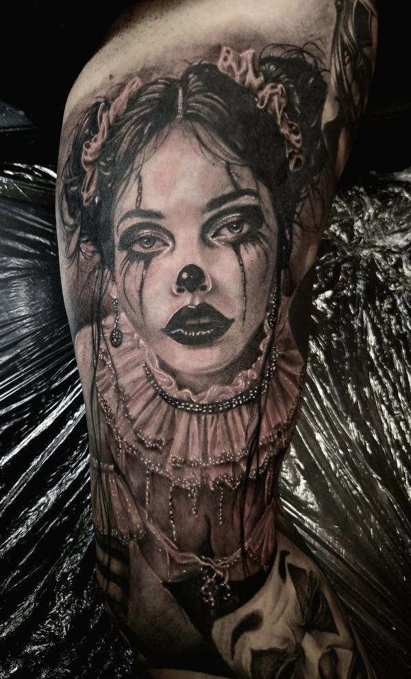 Clown girl