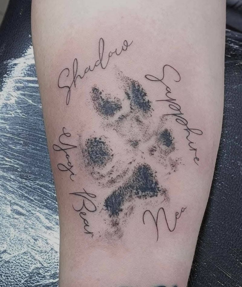 Paw with script