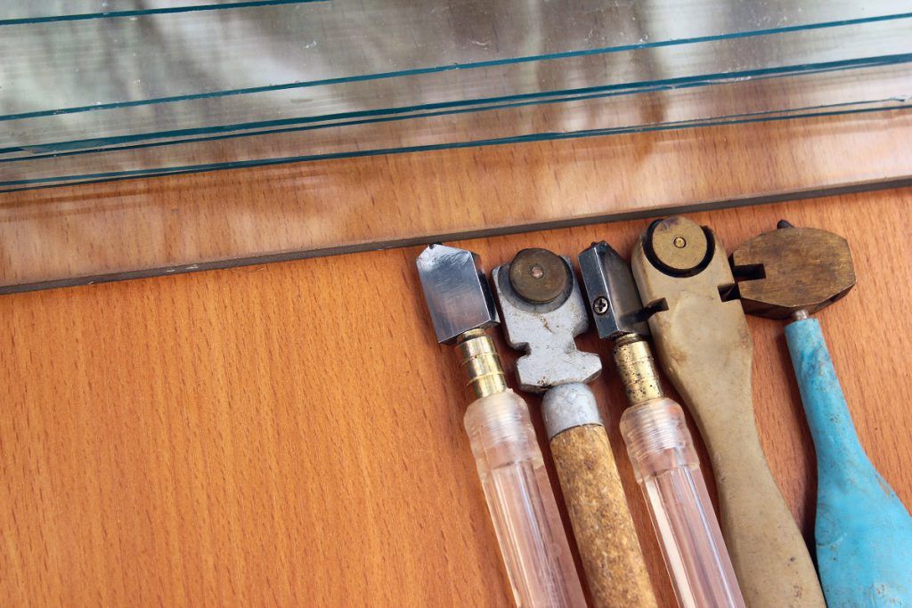 Strumenti per tagliare il vetro