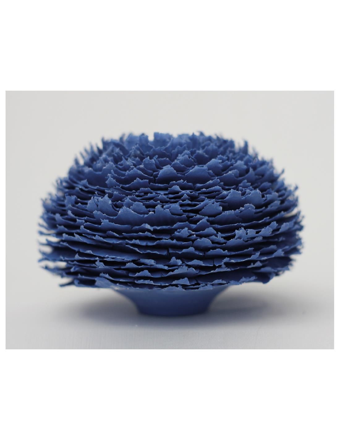 Oggetto artigianale decorativo in porcellana blu