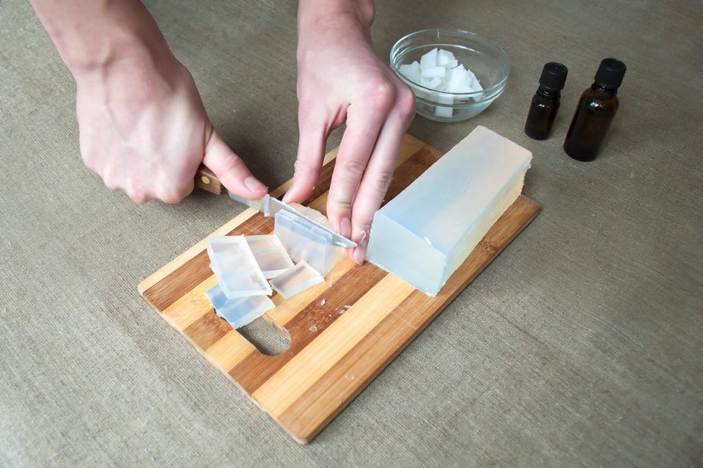 Melt and pour soap preparation procedure