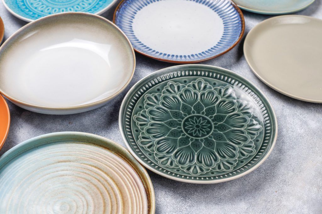 Piatti in ceramica smaltata