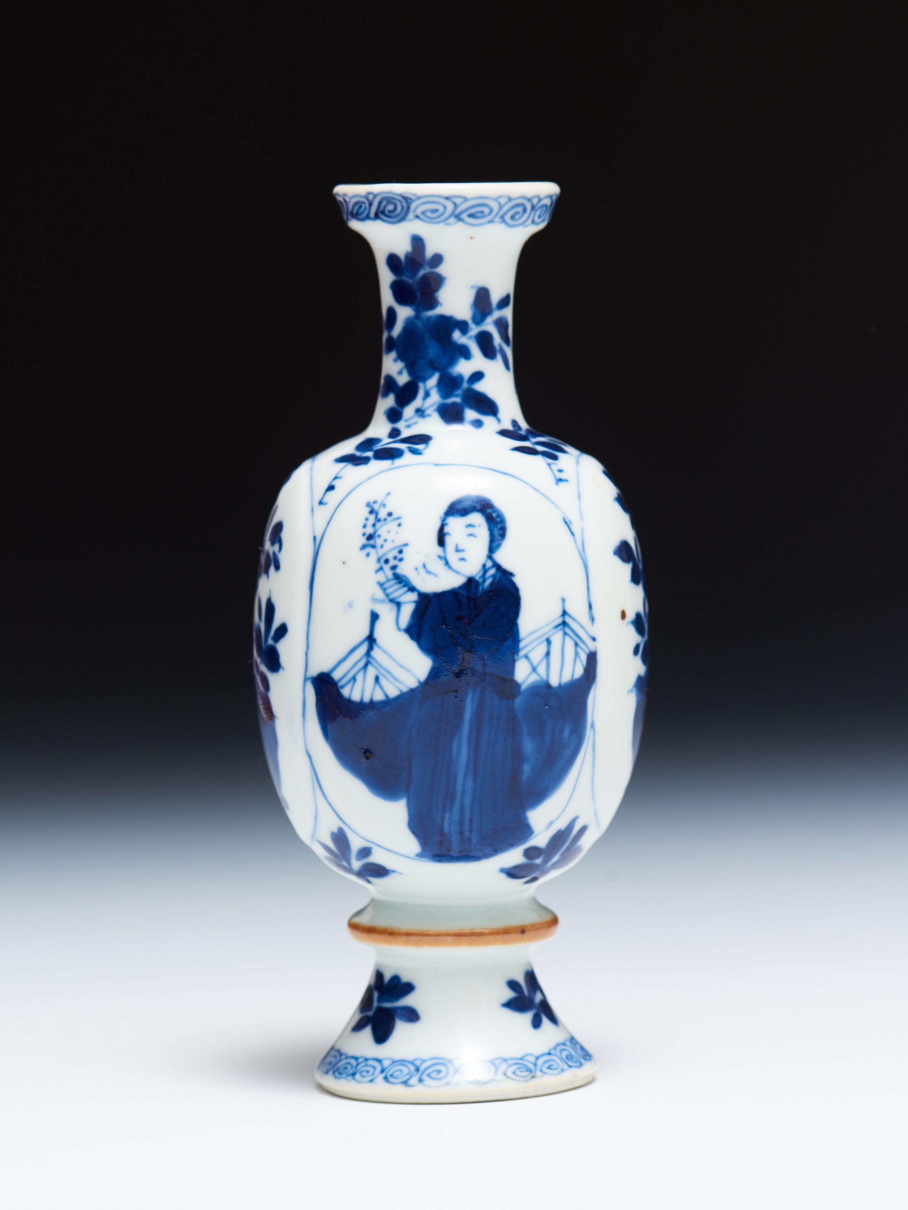 Chinese vase decorated in underglaze cobalt blue (qinghua
