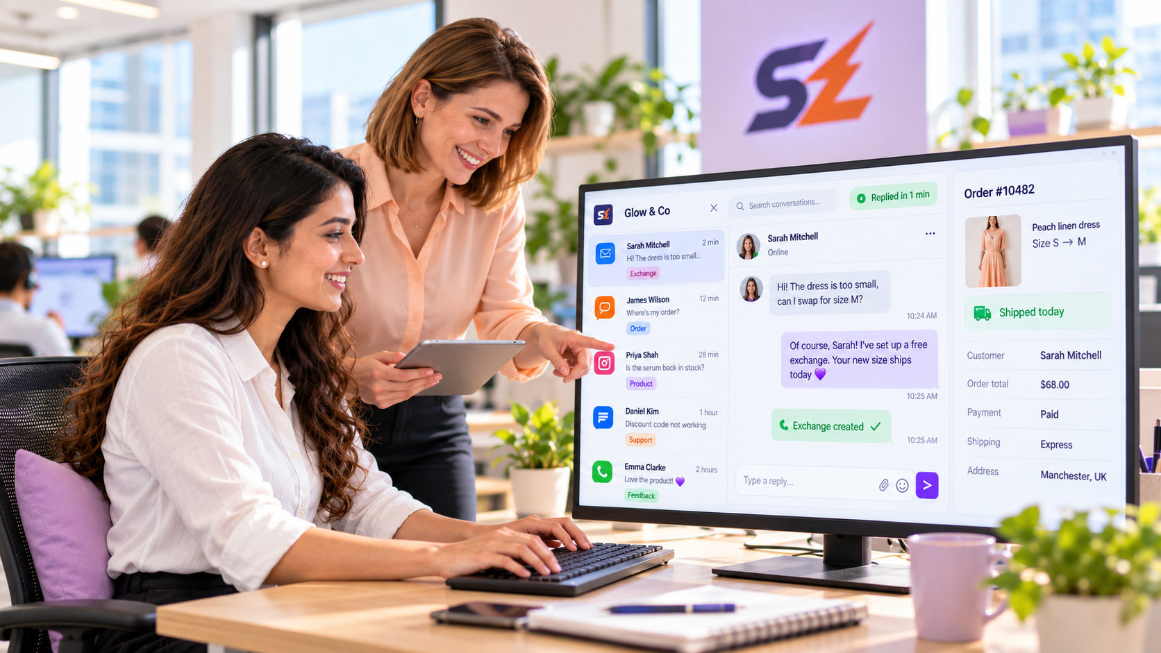 Solutozeex agent resolving a size exchange over live chat with the customer’s order details on screen