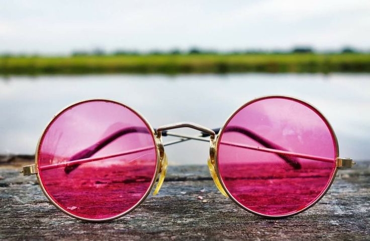 różowe okulary - zmiana nastawienia do życia