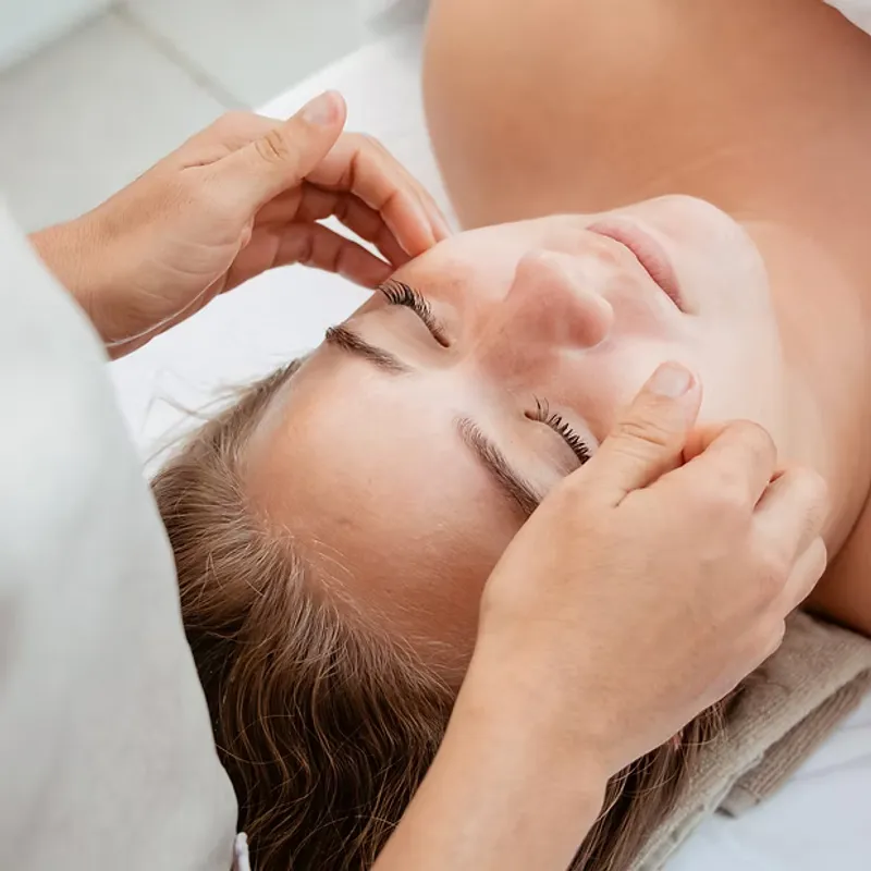Royale Ultimate Facial