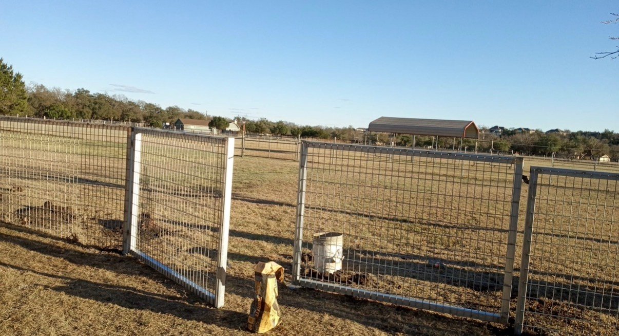 cattle ranch fencing