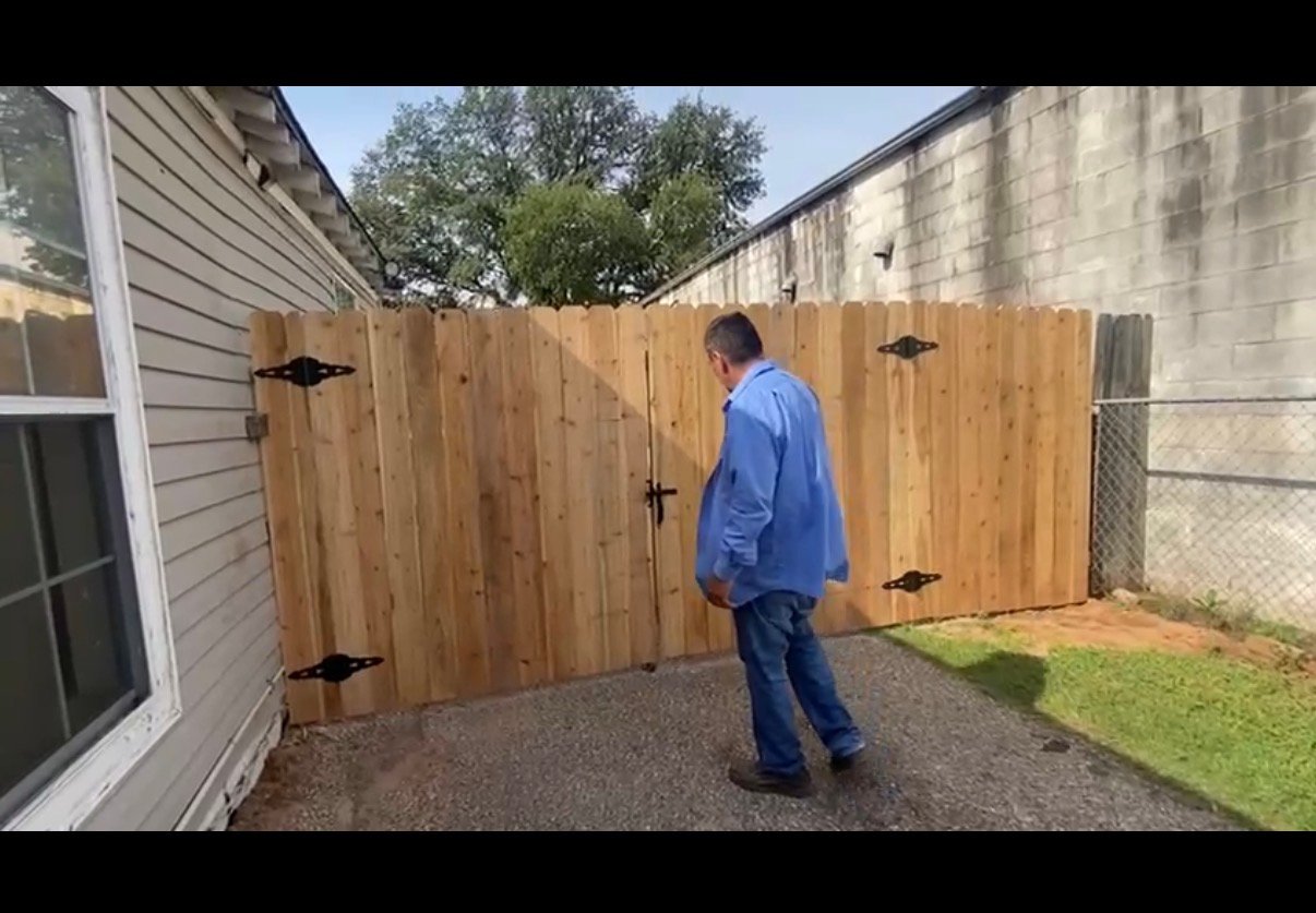 vertical privacy fence and gate