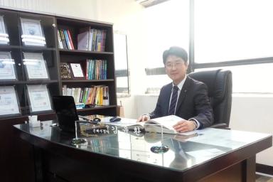 ‘창업학 박사가 직접 뛰어든다’ 예비창업 및 기업컨설팅 전문가 김윤환, 지역 중소기업의 든든한 조력자 벤처온(주)