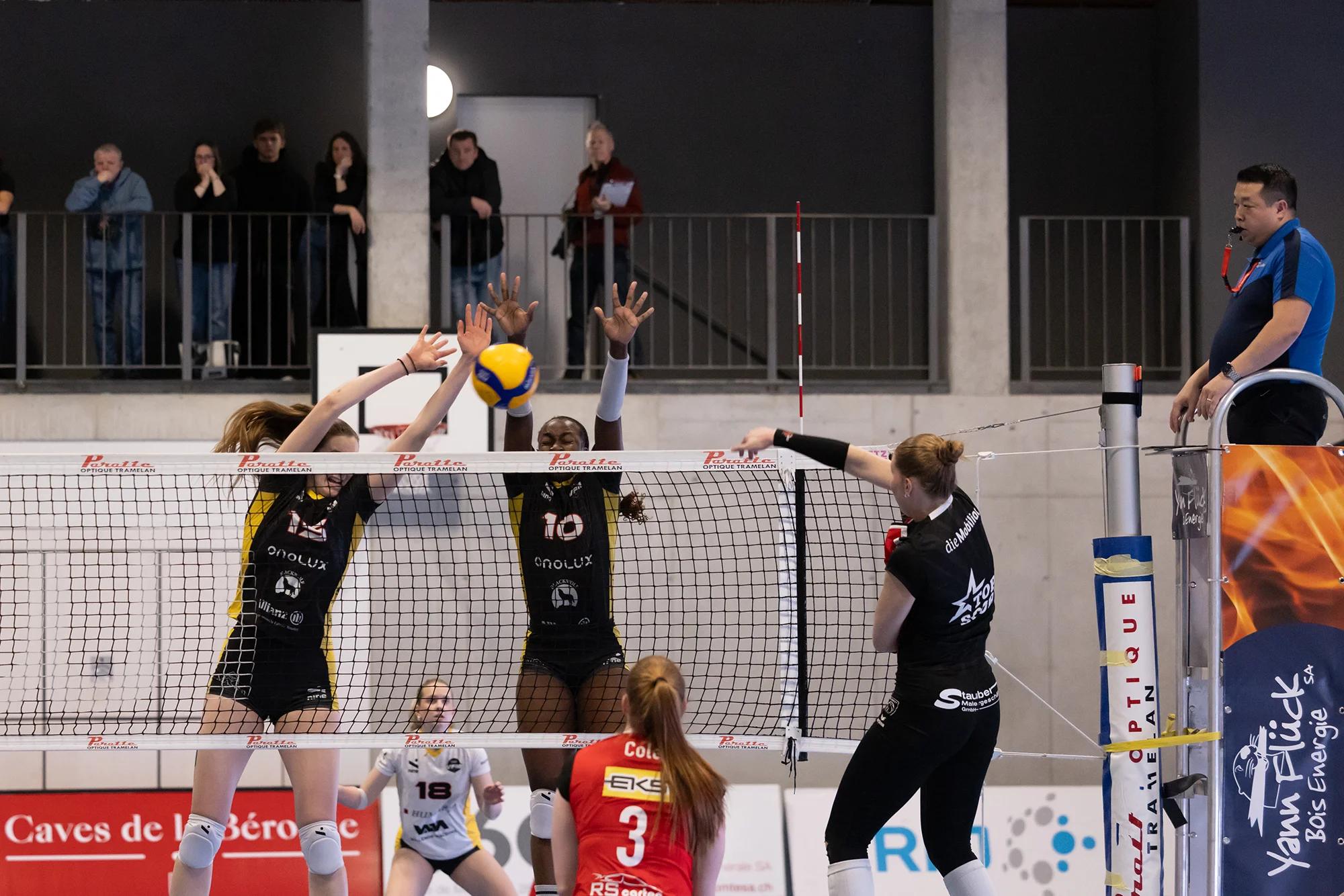 Jordan Lockwood (VC Kanti Schaffhausen) als Diagonalangreiferin, NLA-Playoff-Rückspiel gegen BIWI VfM.