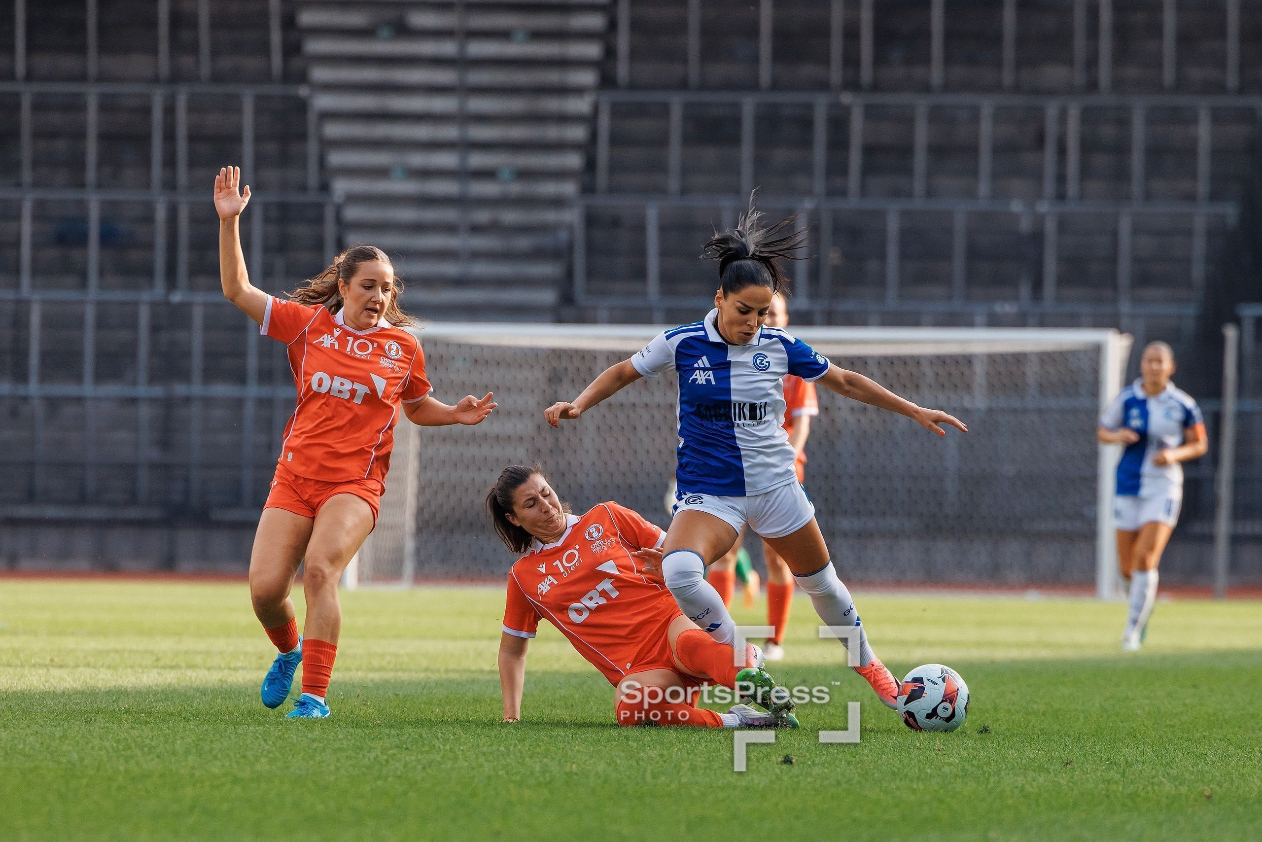 Qëndresa Krasniqi vom Grasshopper Club Zürich, beim Spiel der AXA Women’s Super League gegen den FC Rapperswil-Jona im Stadion Letzigrund.