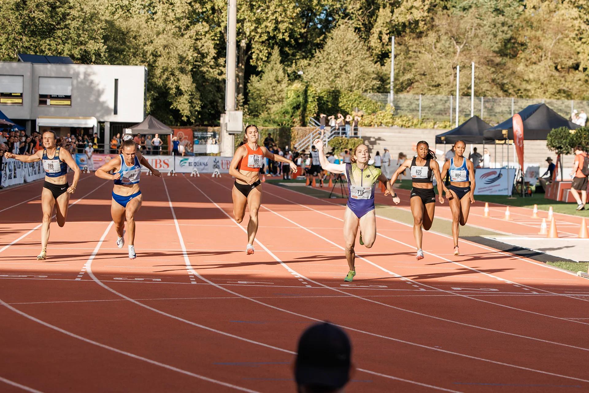 Finallauf über 100 m der U23 Frauen: Emma Van Camp (Lausanne-Sports Athlétisme, Jahrgang 2004) gewinnt in 11,53 Sekunden bei den Schweizer Meisterschaften U20/U23 2026 im Stadion Schützenmatte in Basel.