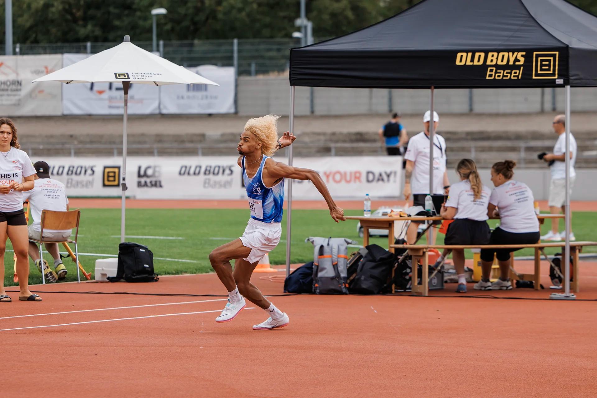 Niels Ngayo Fotso (Lausanne-Sports Athlétisme, Jahrgang 2006) im Hochsprung-Final der U23 Männer bei den Schweizer Meisterschaften U20/U23 2026 im Stadion Schützenmatte in Basel.