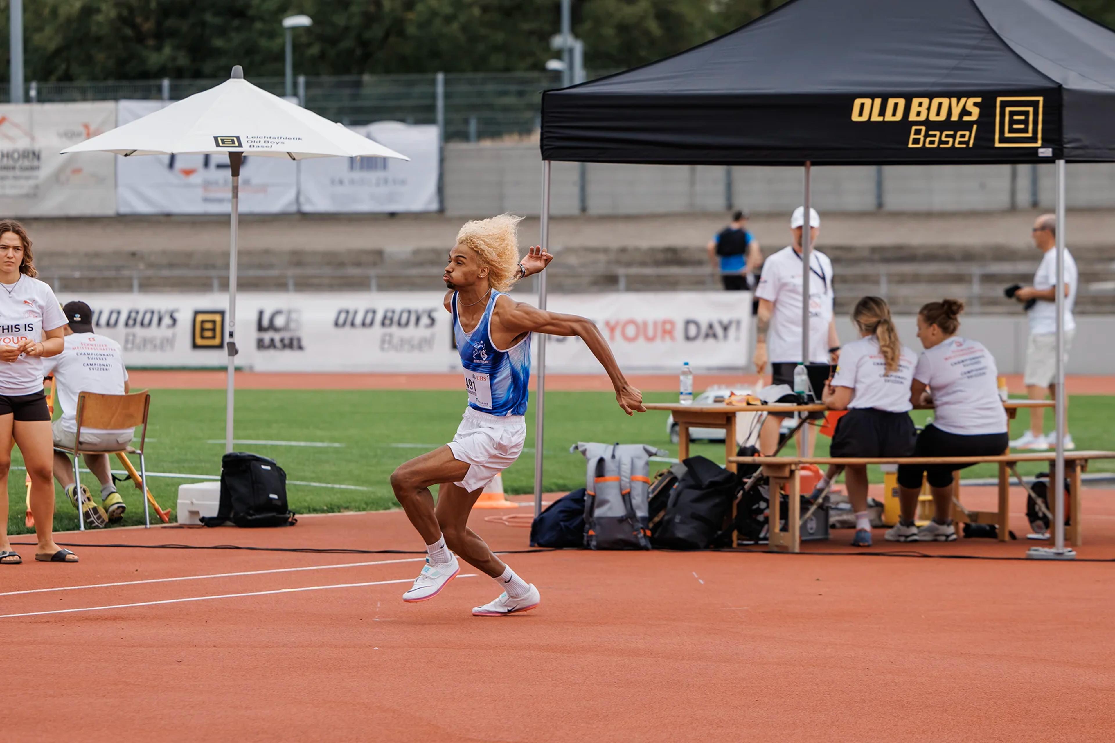 Niels Ngayo Fotso (Lausanne-Sports Athlétisme, Jahrgang 2006) im Hochsprung-Final der U23 Männer bei den Schweizer Meisterschaften U20/U23 2026 im Stadion Schützenmatte in Basel.