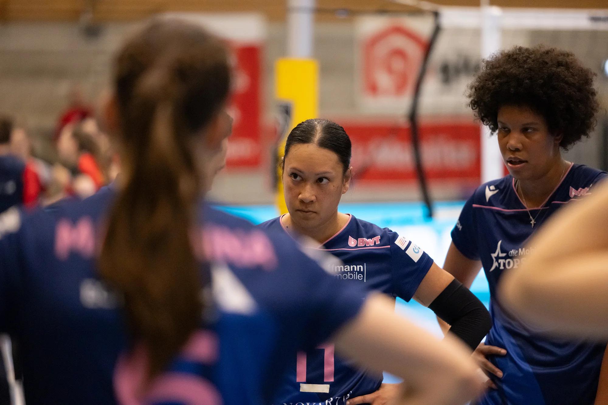 Mita Uiato (Sm'Aesch Pfeffingen) im Zuspiel, NLA-Playoff-Halbfinale gegen VC Kanti Schaffhausen.
