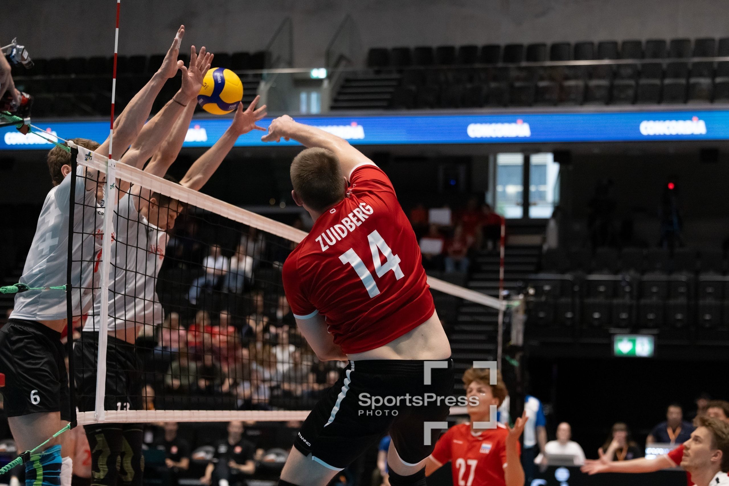 Chris Zuidberg von Luxemburg, beim Spiel der CEV Volleyball European League gegen die Schweiz in der Pilatus Arena in Kriens.