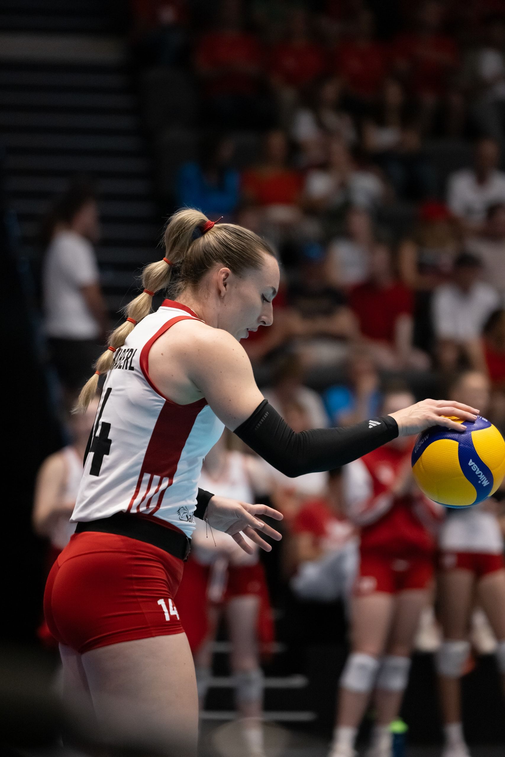 Kora Schaberl von Österreich, beim Spiel der CEV Volleyball European League gegen die Schweiz in der Pilatus Arena in Kriens.