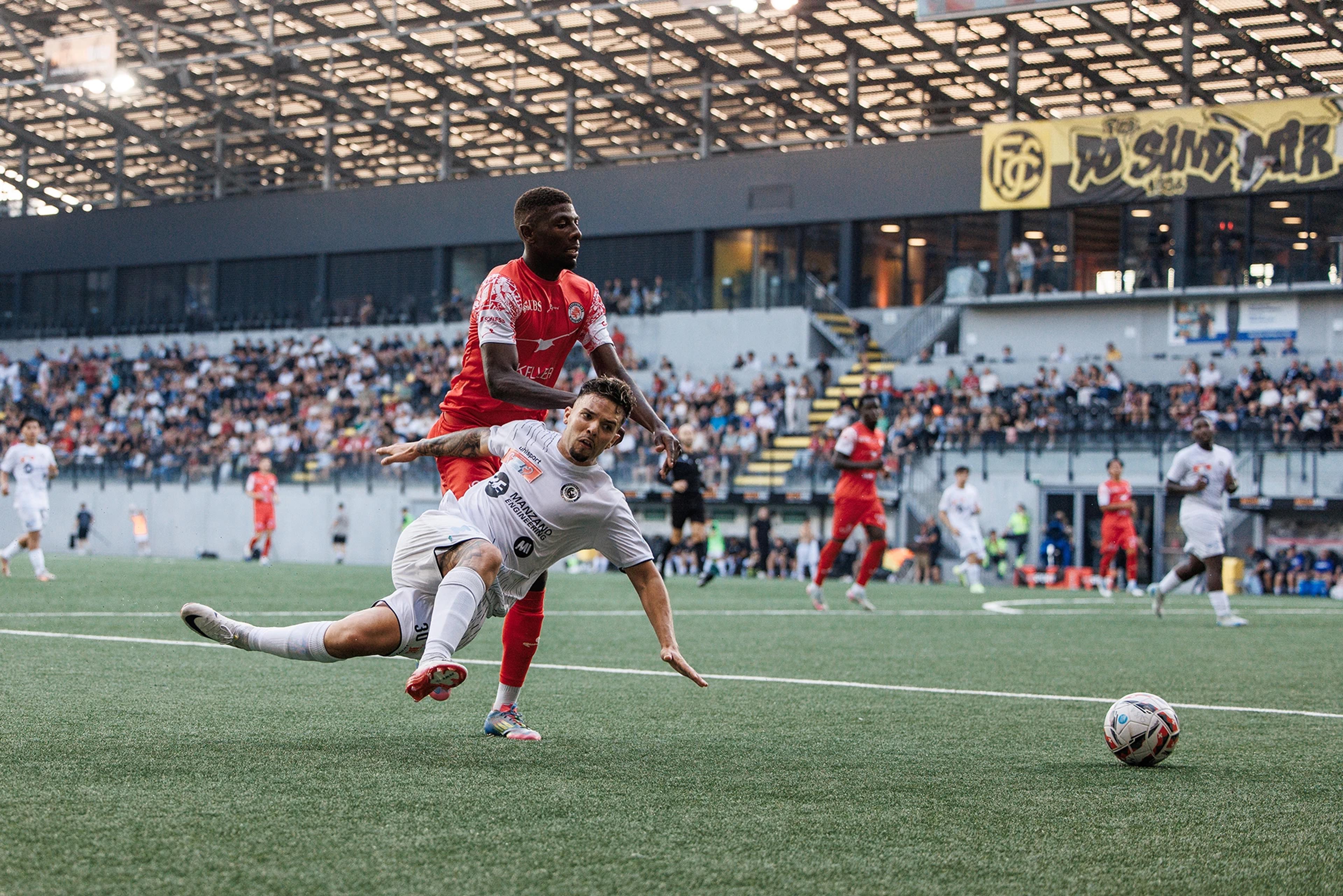 Mathias Rodríguez gewinnt Laufduell, Abehraktion, Körpereinsatz gegen FC Winterthur