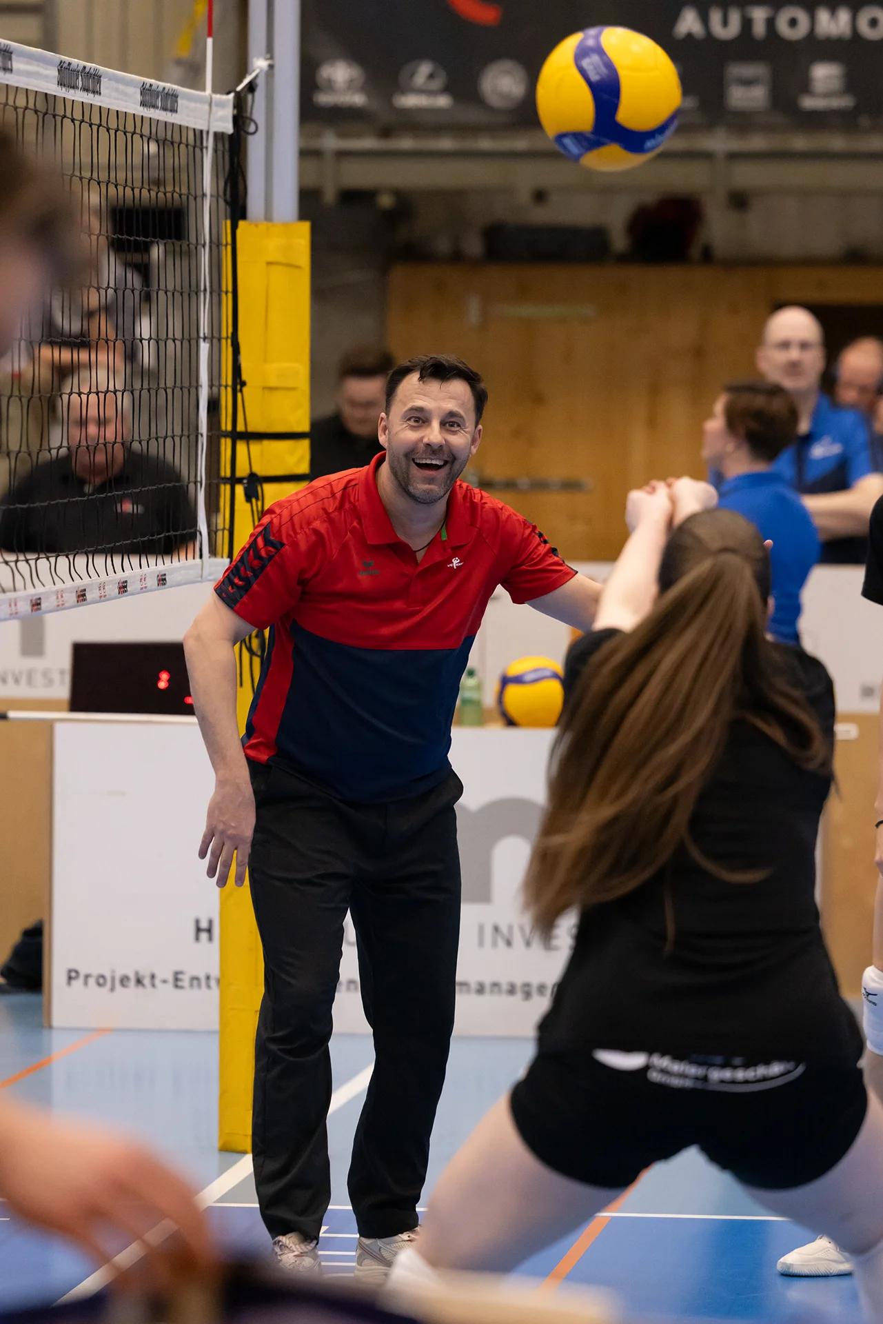 Nicki Neubauer beim NLA-Playoff-Halbfinale VC Kanti Schaffhausen gegen Sm'Aesch Pfeffingen.