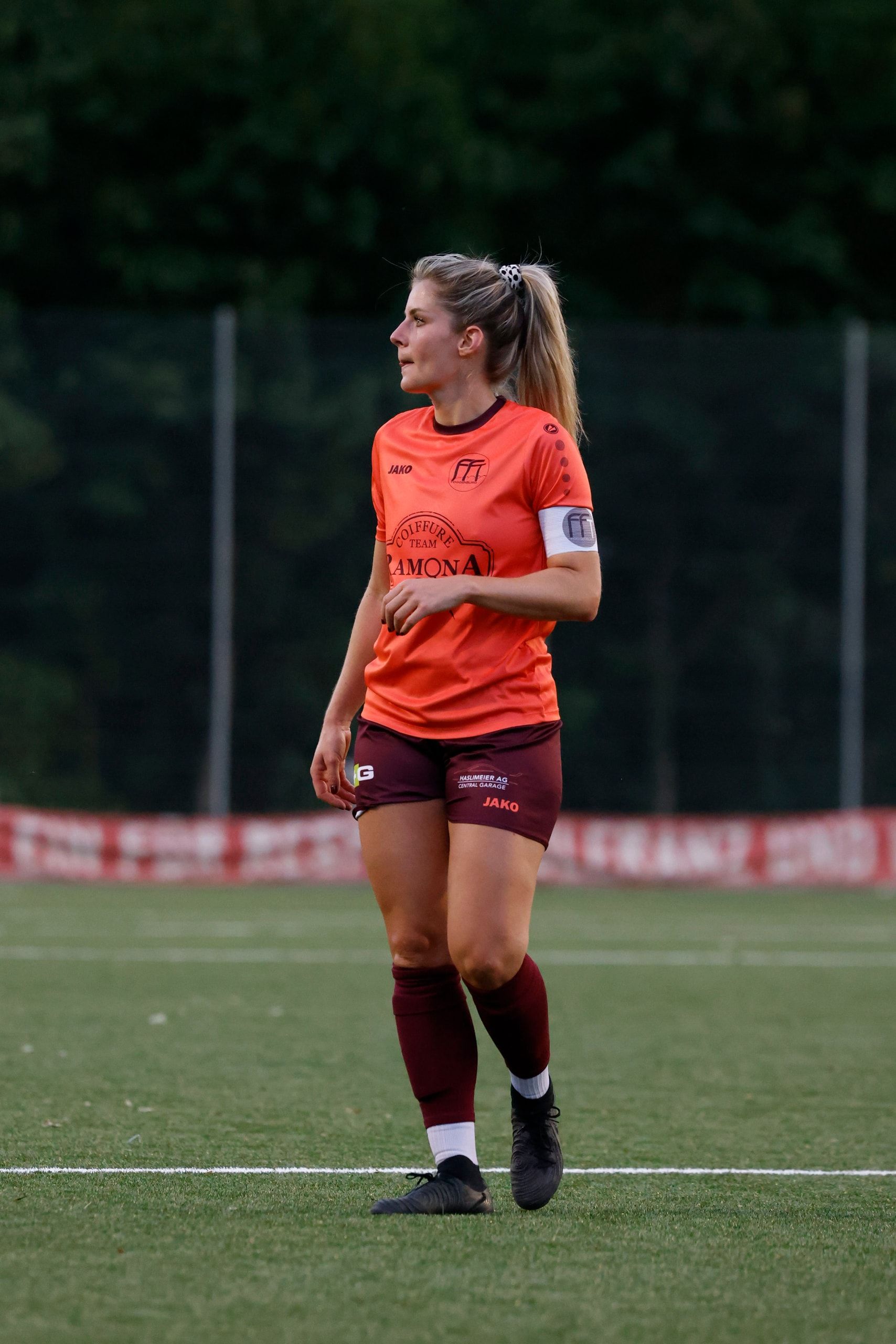 Diana Brändle von FF Toggenburg am Ball, beim Vorbereitungsspiel gegen den FC Winterthur im Stadion Schützenwiese.