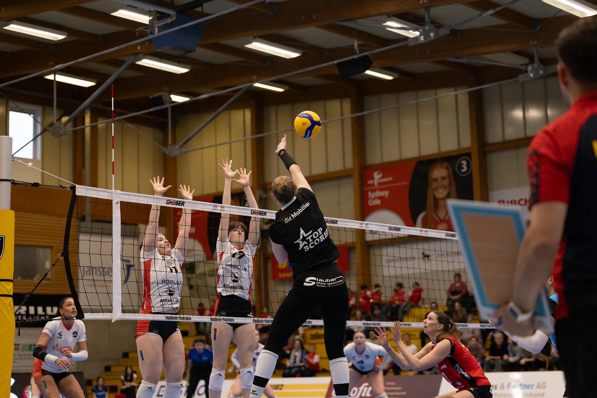 Jordan Lockwood (VC Kanti Schaffhausen) als Diagonalangreiferin, NLA-Playoff-Viertelfinale gegen BIWI VfM.