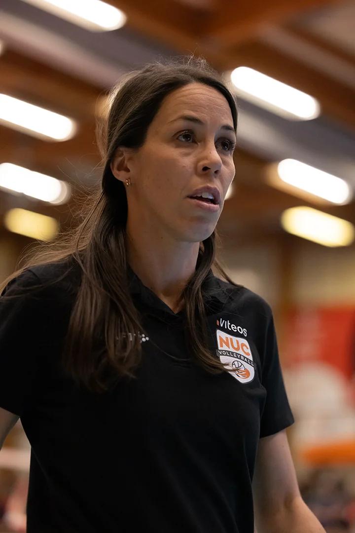Laura Girolami (Viteos NUC) als Cheftrainerin, NLA-Finalspiel gegen VC Kanti Schaffhausen.