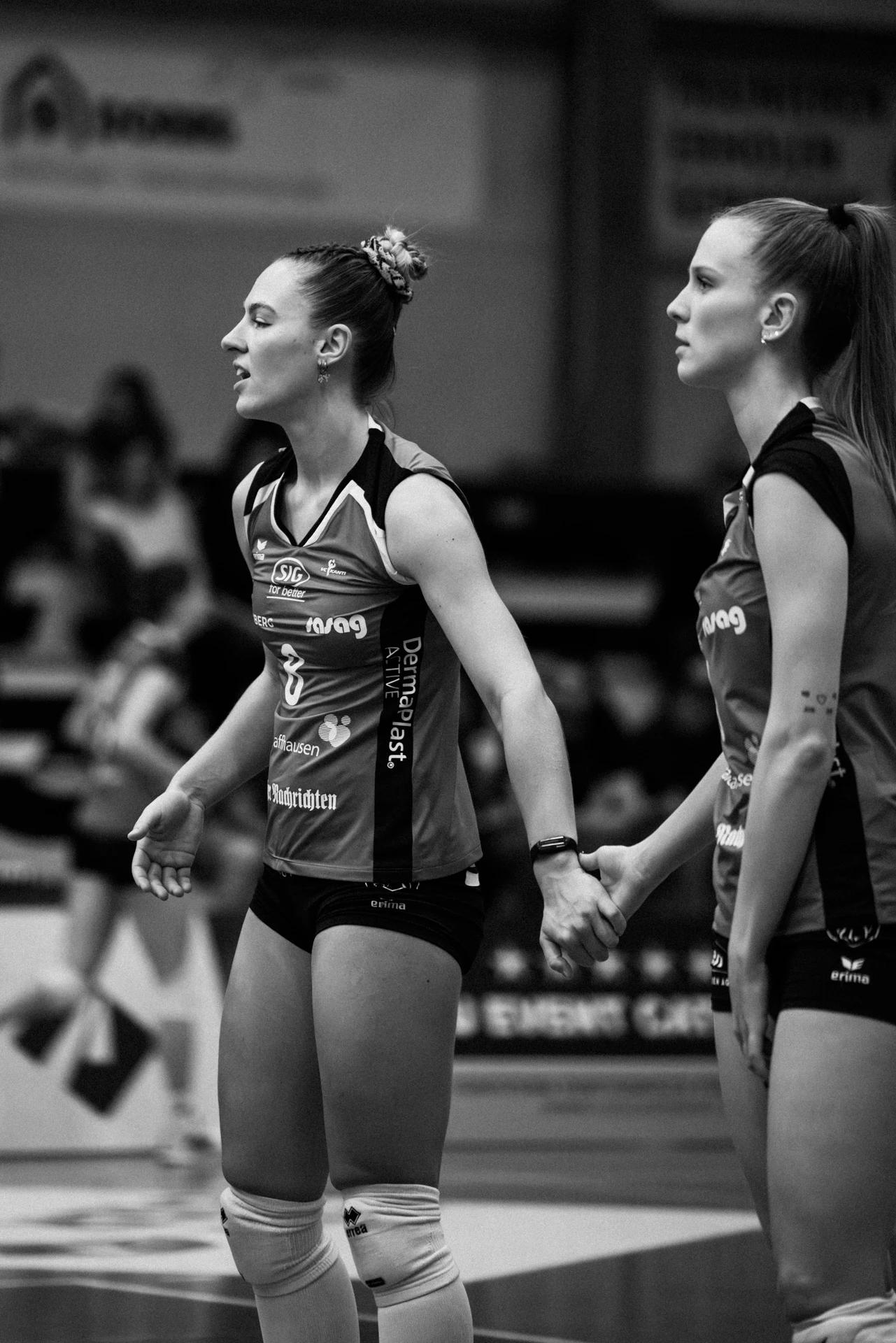 Lina-Marie Lieb (VC Kanti Schaffhausen) im Außenangriff, NLA-Frauen-Spiel gegen NLZ Volleyball Academy Zürich.