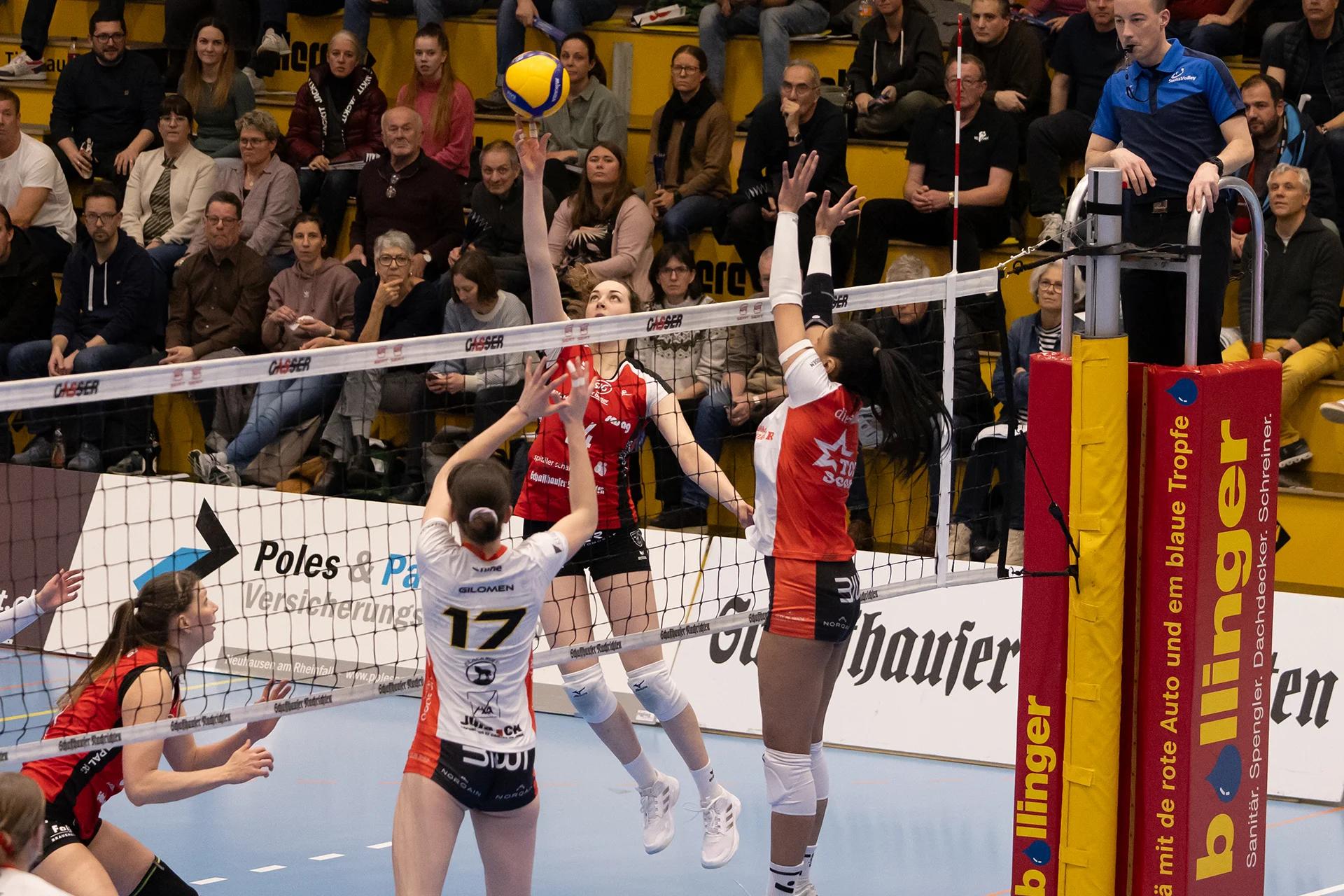Josipa Marković (VC Kanti Schaffhausen) im Außenangriff, NLA-Playoff-Viertelfinale gegen BIWI VfM.