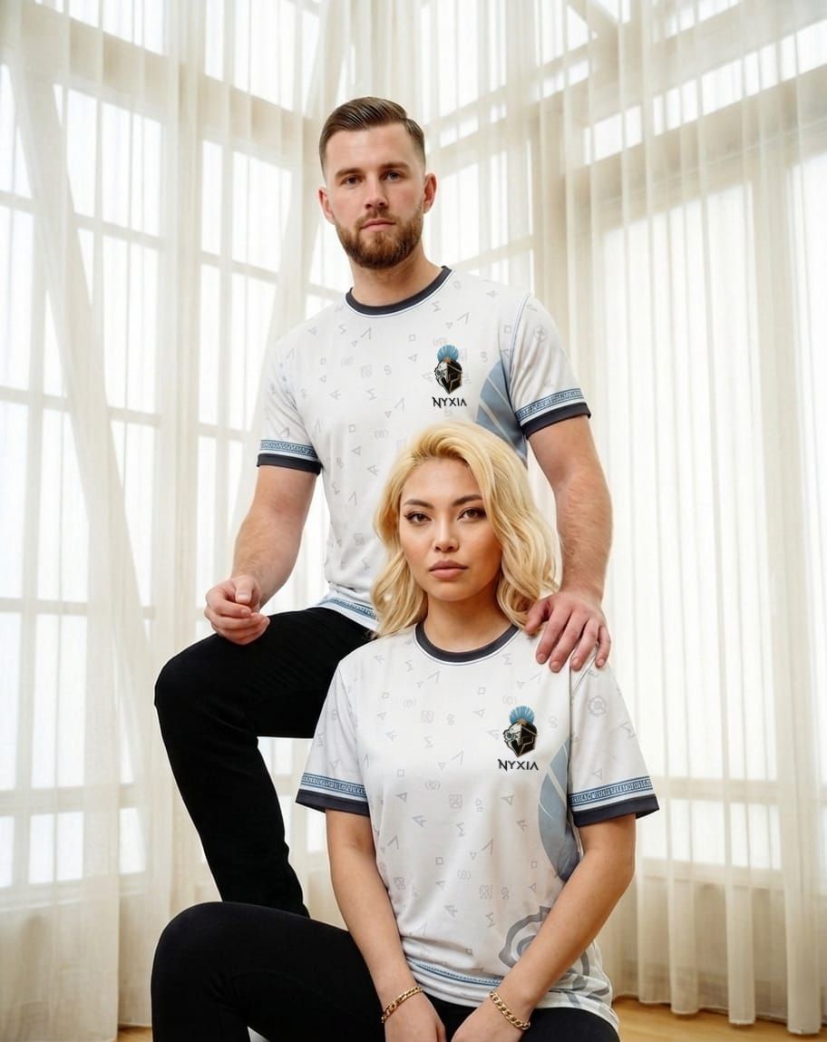 NYXIA-Trikot des Rebrand-Konzepts als getragene Studioaufnahme, Motiv 12 (KI-Visualisierung, Gemini).