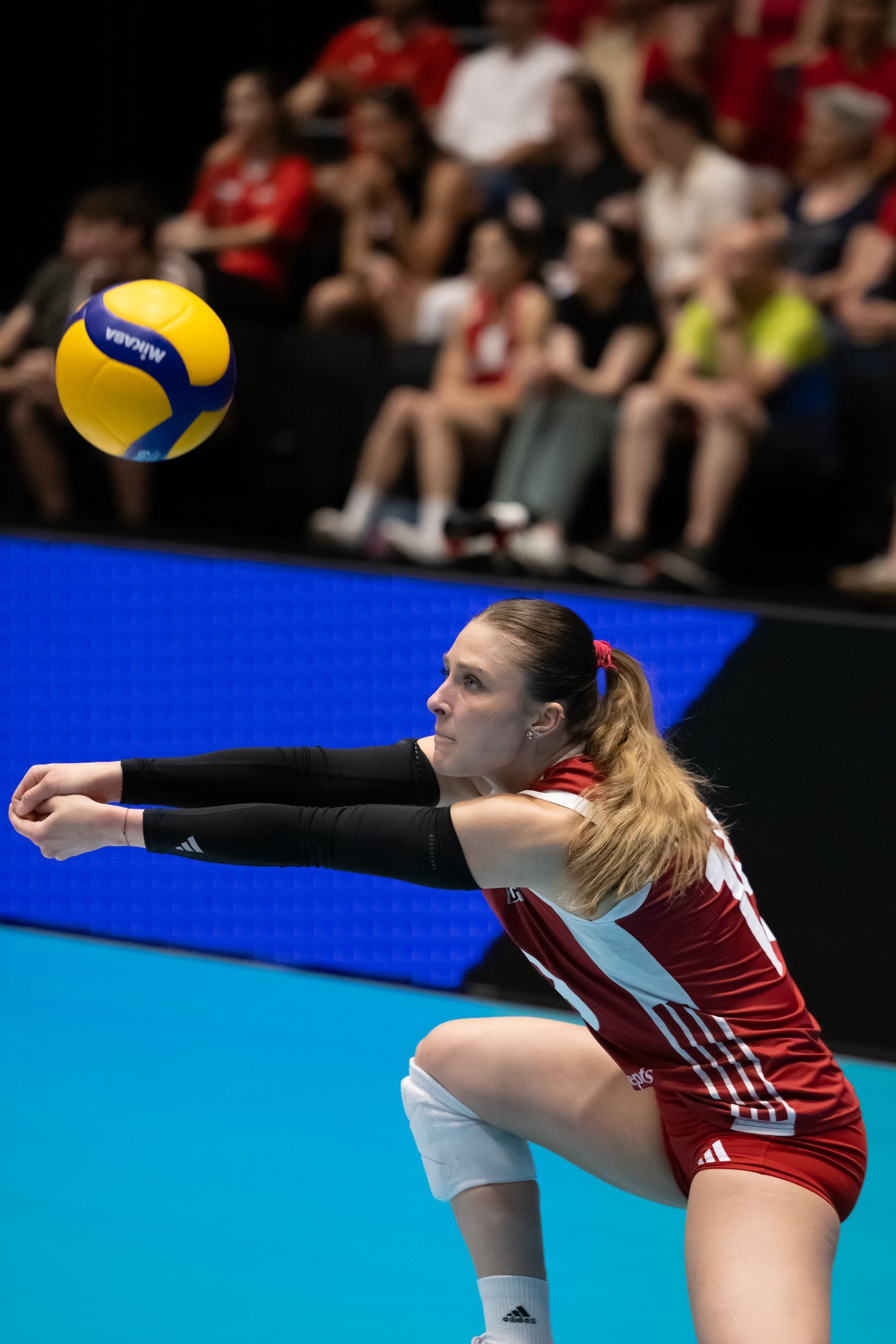 Eva Stabentheiner von Österreich, beim Spiel der CEV Volleyball European League gegen die Schweiz in der Pilatus Arena in Kriens.