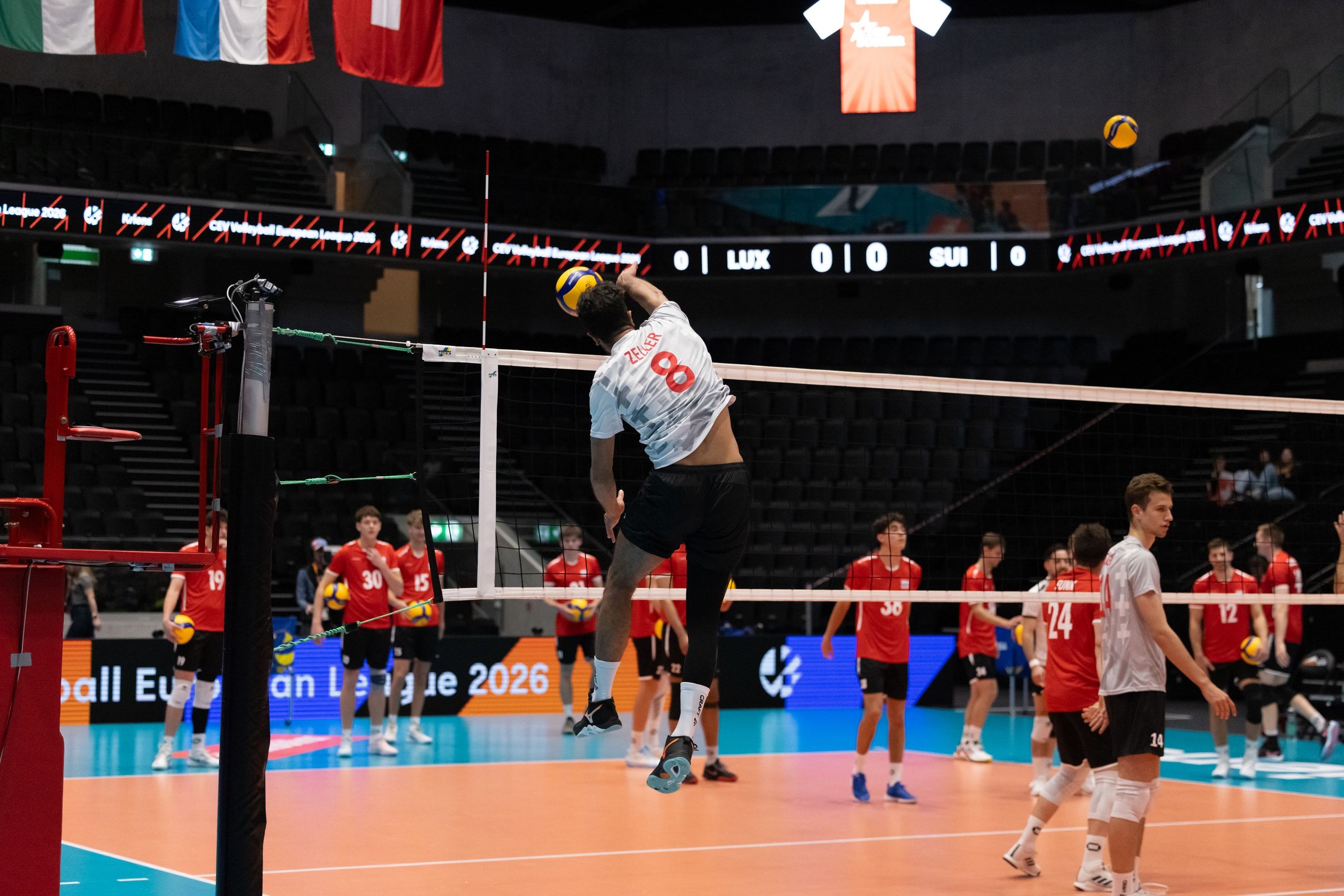 Quentin Zeller von der Schweiz, beim Spiel der CEV Volleyball European League gegen Luxemburg in der Pilatus Arena in Kriens.