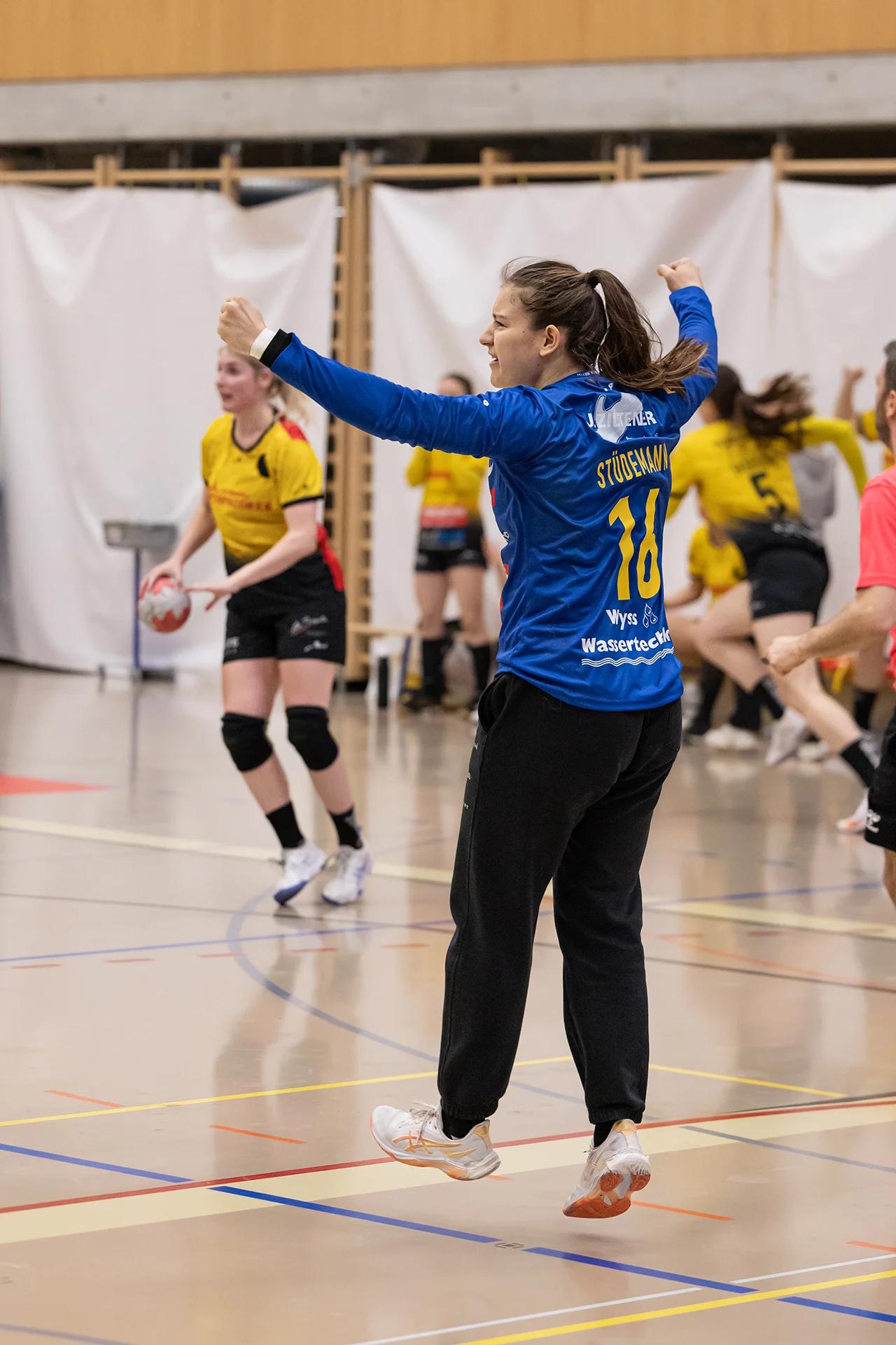 Micaela Stüdemann von Ehrenstein (Yellow Winterthur) im Tor, SPL1-Spiel gegen GC Amicitia Zürich.