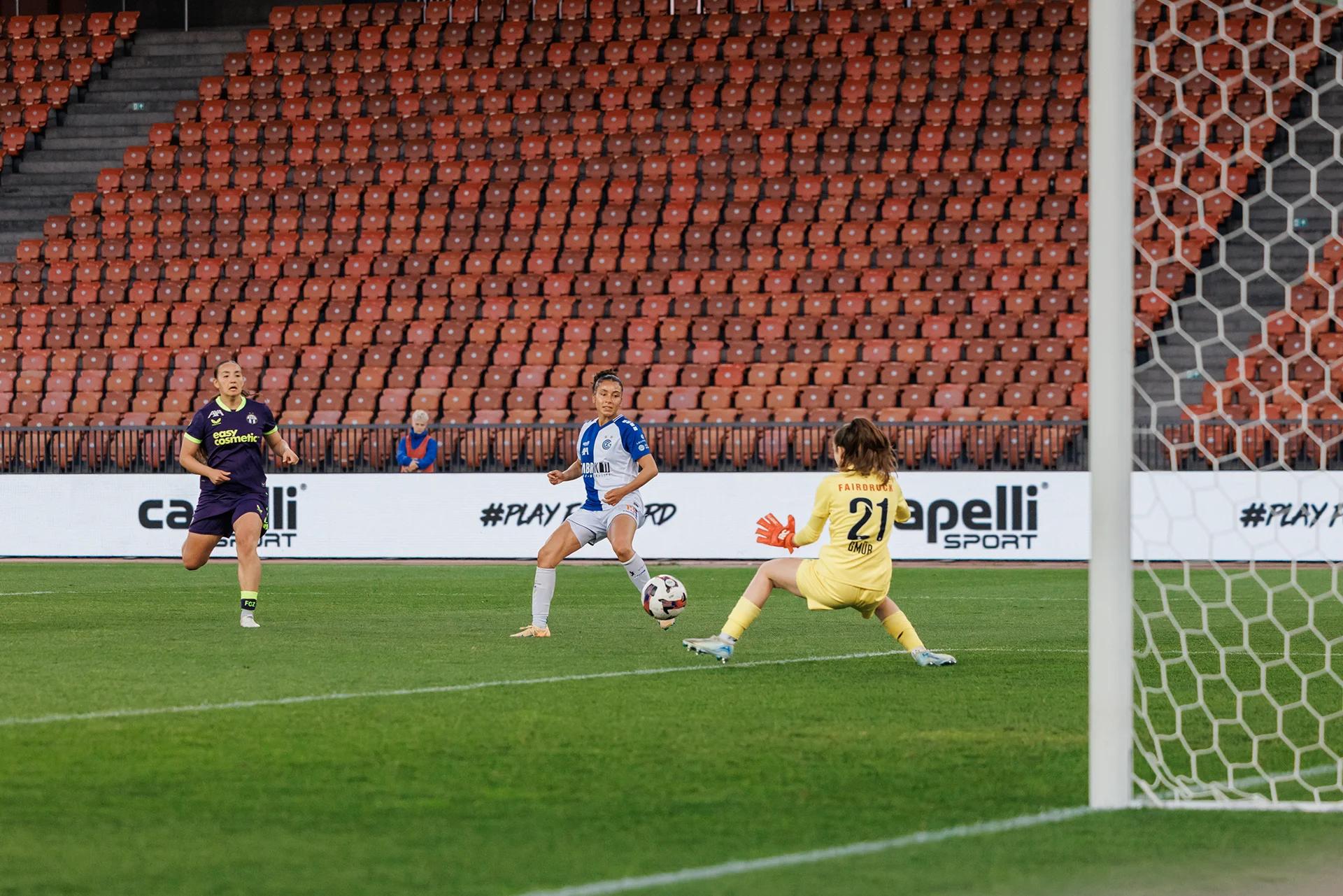 RIANA GMÜR of FC Zürich save during the AXA Women’s Super League Playoffs quarter-final second leg.