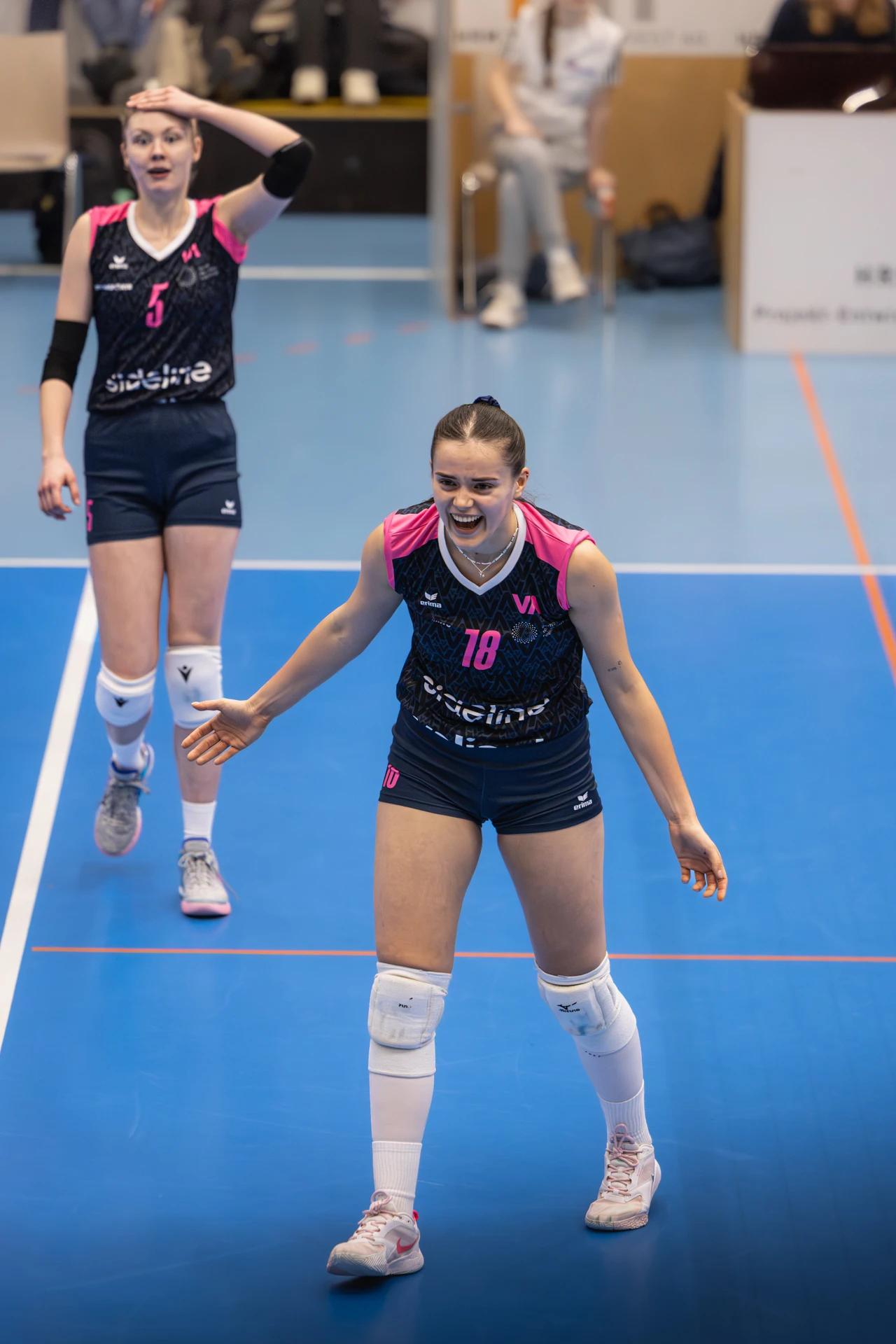 Veronika Tverda (NLZ Volleyball Academy Zürich) im Zuspiel, NLA-Frauen-Spiel gegen VC Kanti Schaffhausen.