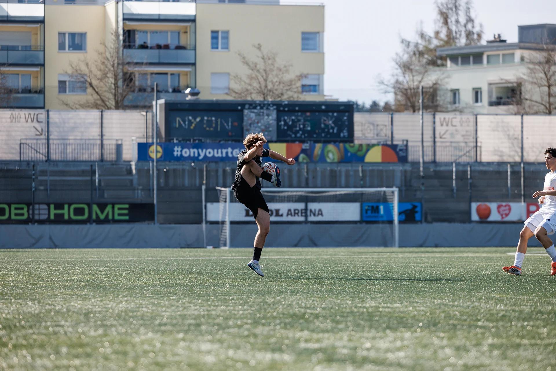 Lukas Fleischer (FC Seefeld Zürich) als rechter Verteidiger, 2.-Liga-interregional-Spiel gegen FC Wil 1900 II.