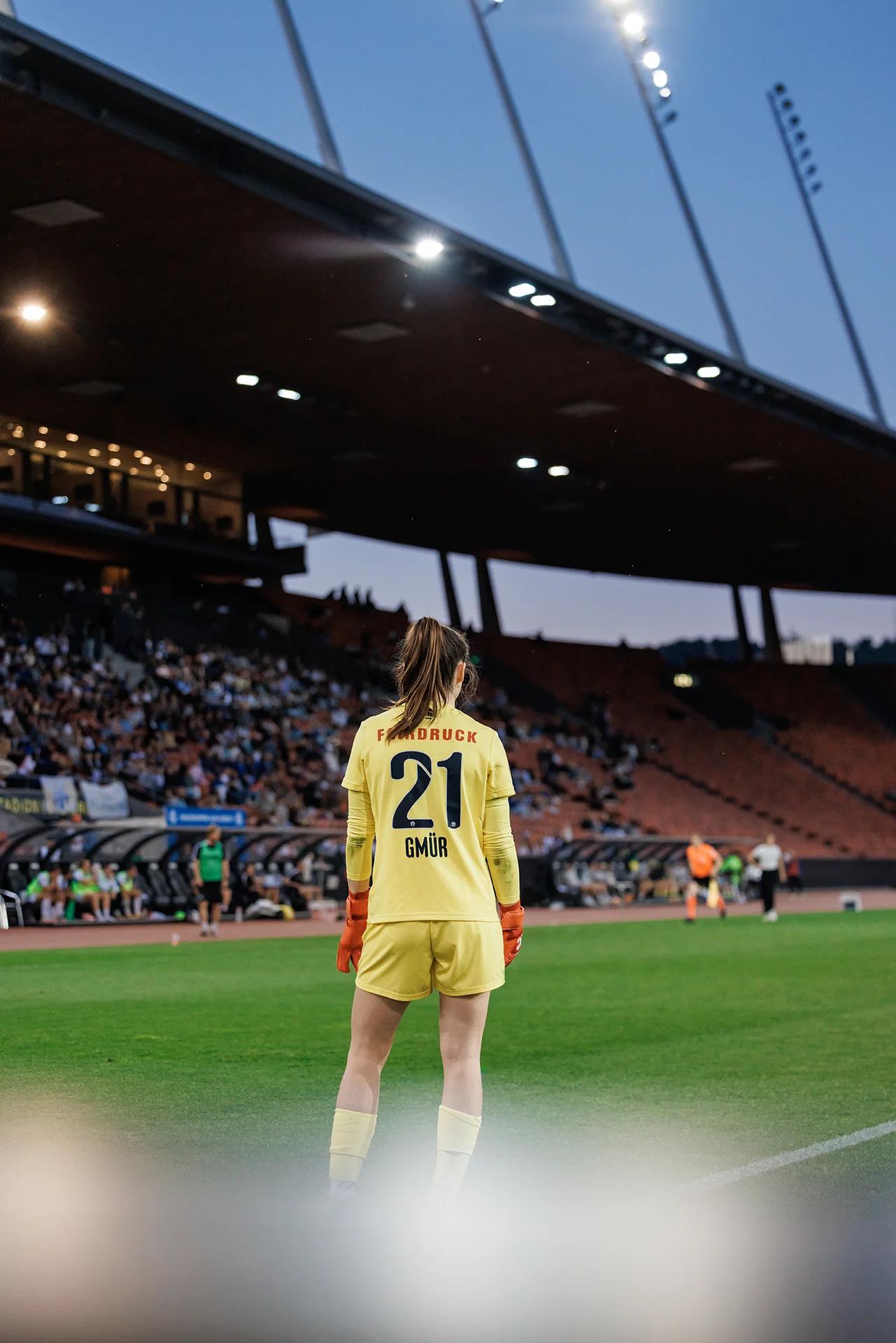 Riana Gmür (FC Zürich) beim AWSL-Playoff-Viertelfinale gegen Grasshopper Club Zürich.
